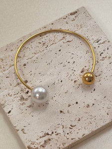 Pearl cuff bracelet