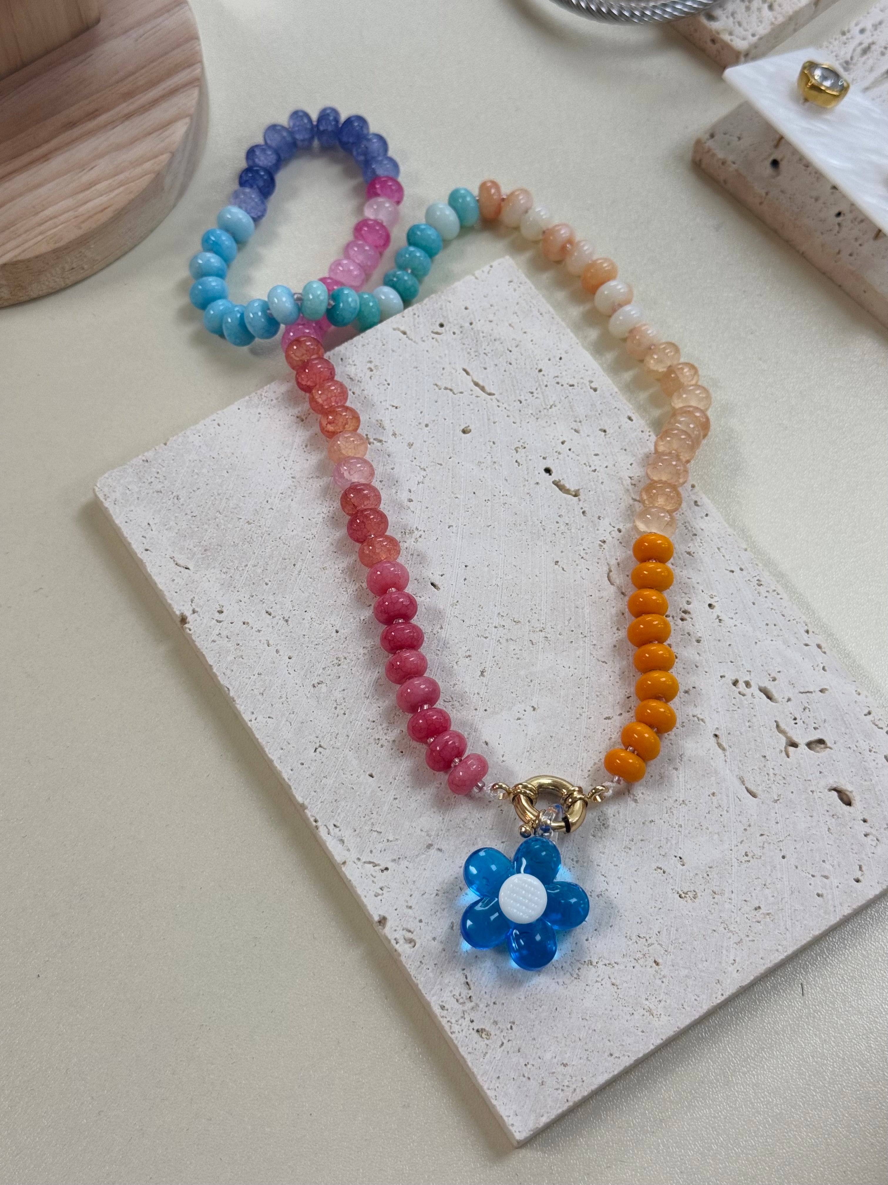 Colorful flower beads necklace